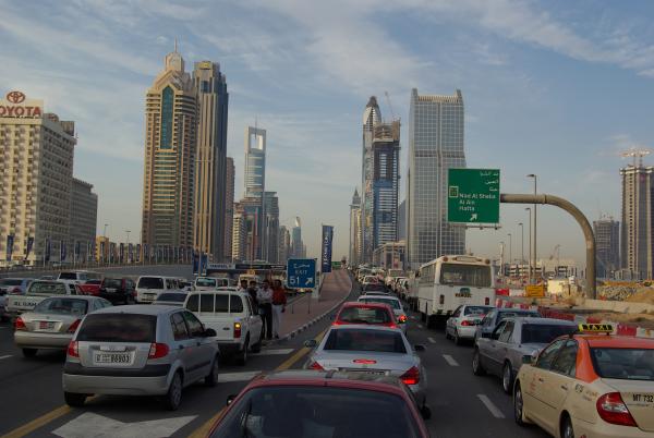 Der uebliche Wahnsinn auf Dubais Strassen nachmittags um 5 Uhr...
